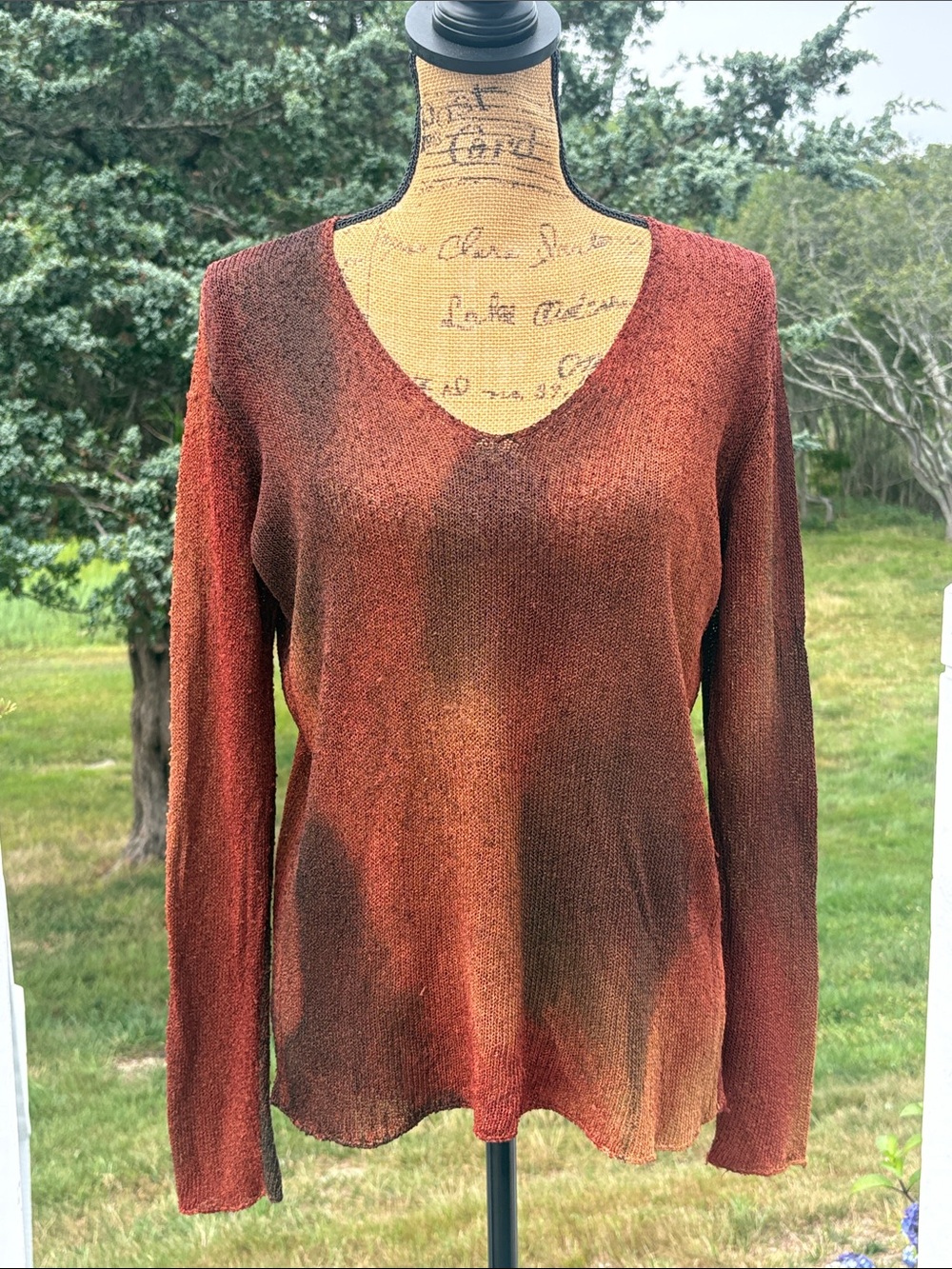 Chico’s Vintage V-Neck Knit Top Size 2 Rust and Muted Black Tones